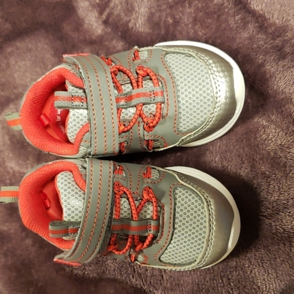 Baby‎ shoes